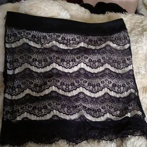 ***3 for 15$ ....Black n tan skirt